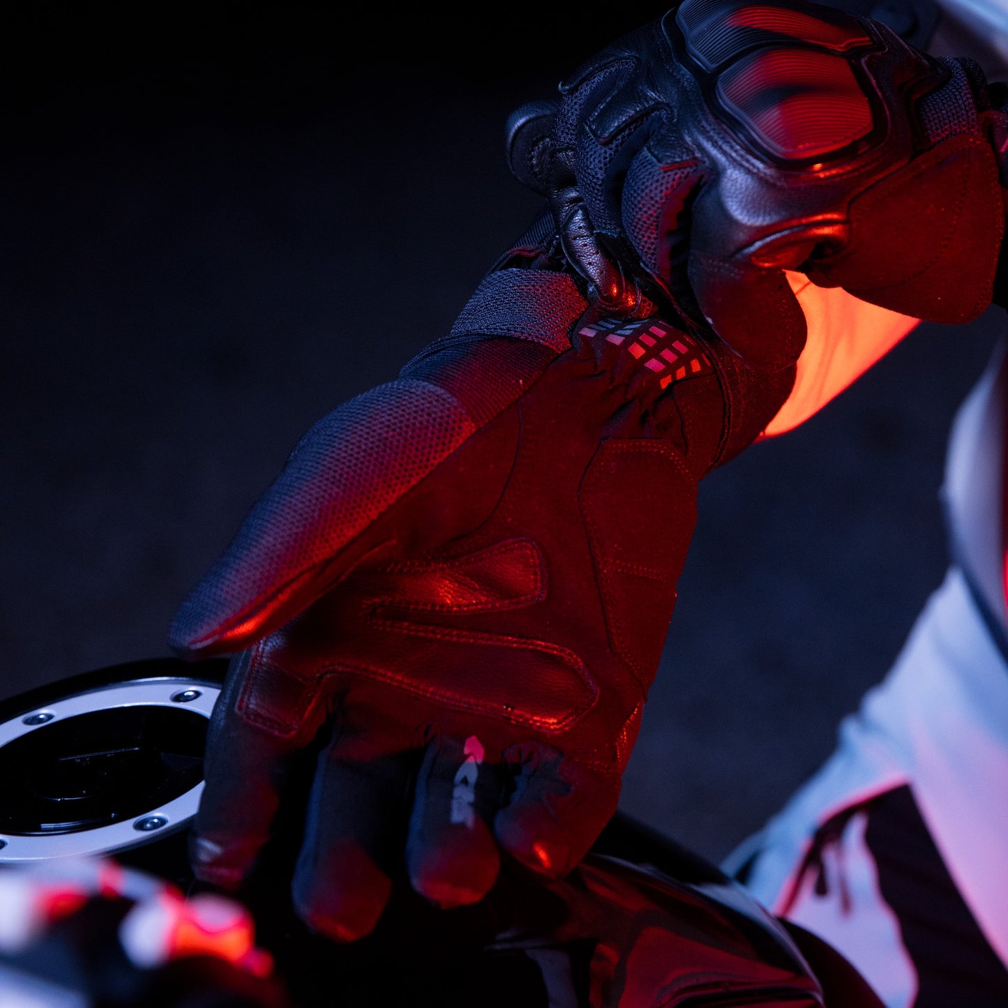 NKD H2OUT GLOVES<br><font size="2">(防水・レザー・オールシーズン)</font>