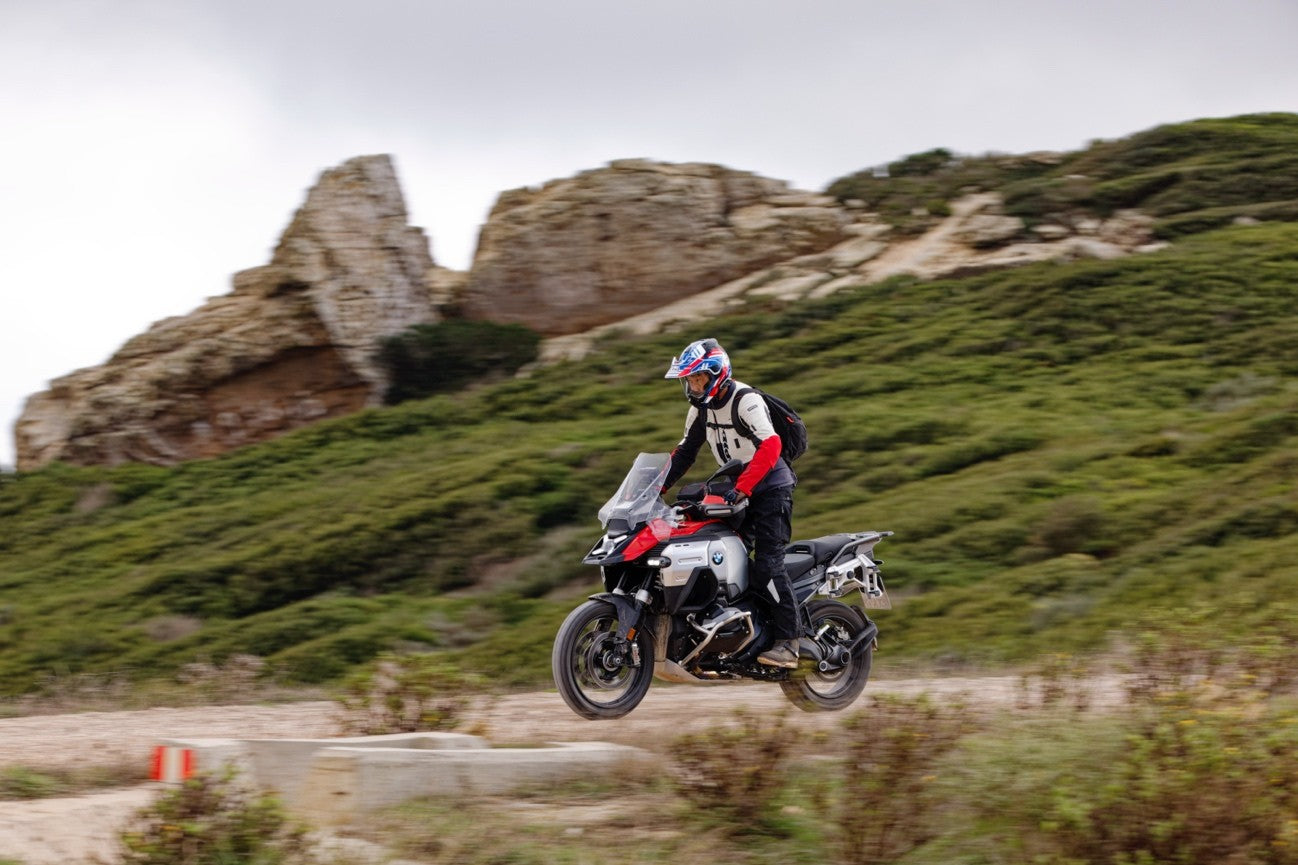 LAKESIDE TERRACE ADVENTURE BIKE LABO.