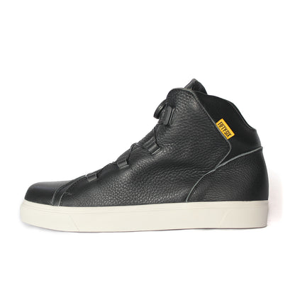 FIFTY-SIX LEATHER RIDING SHOES