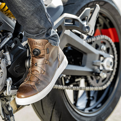 FIFTY-SIX LEATHER RIDING SHOES