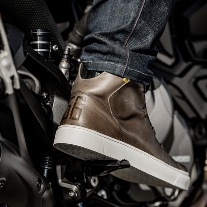 FIFTY-SIX LEATHER RIDING SHOES