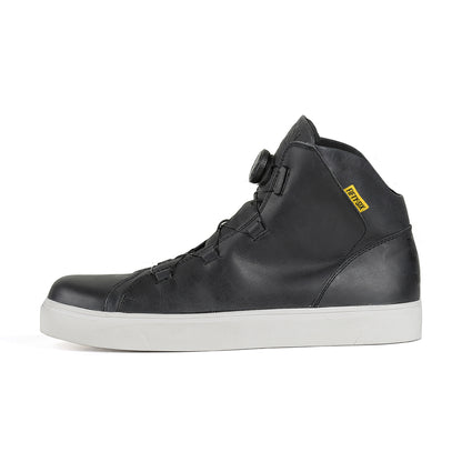 FIFTY-SIX LEATHER RIDING SHOES